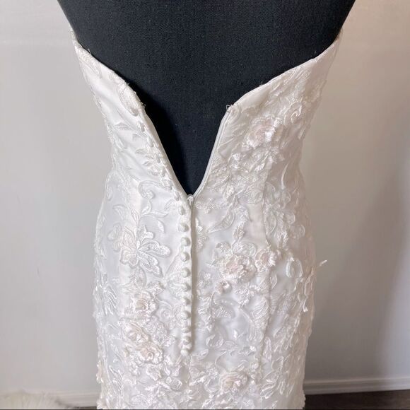 Oleg Cassini Subtle Pink 3D Floral Trumpet Wedding Gown SIZE 2 - Picture 9 of 15